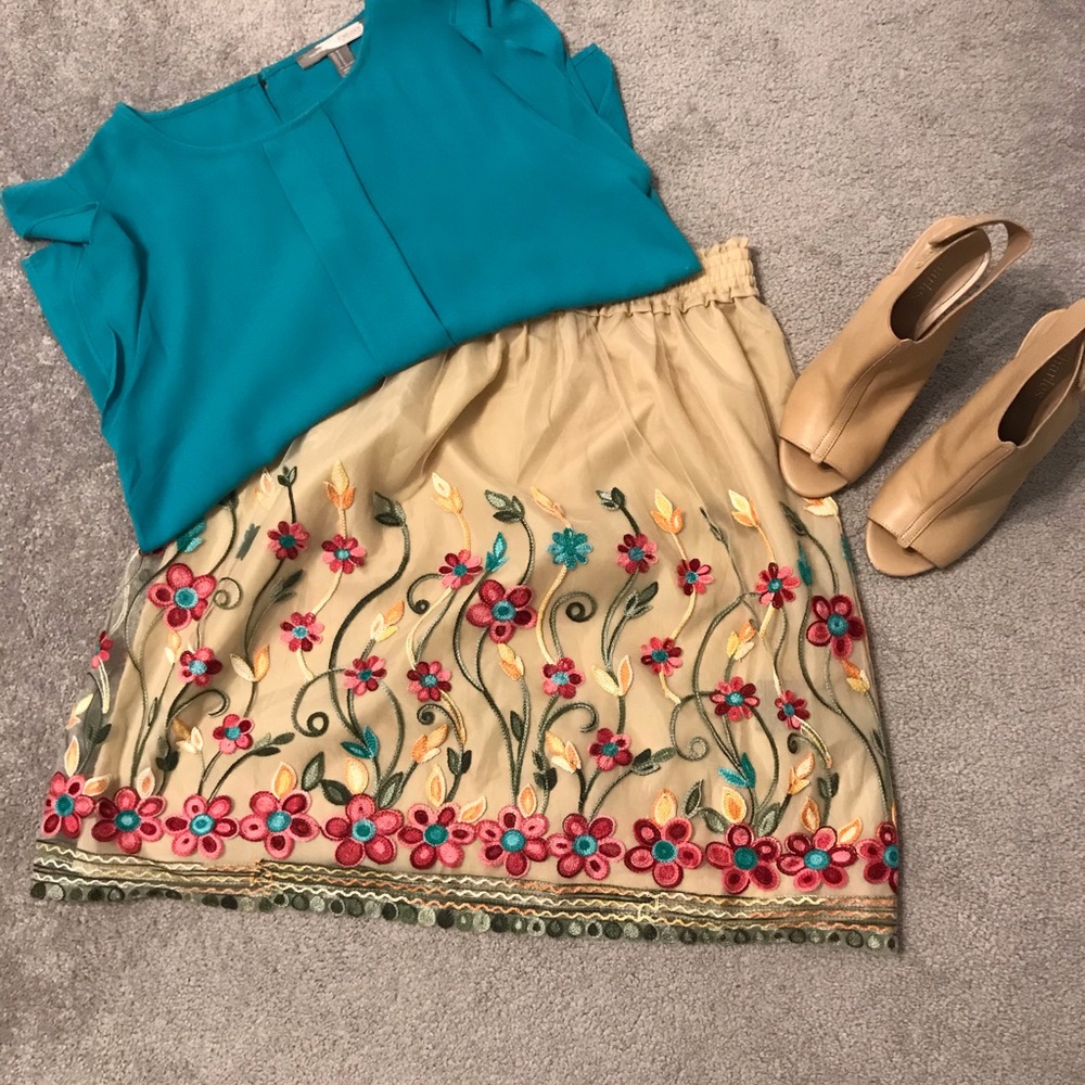 August Silk Embroidered Tulle Skirt Sz M